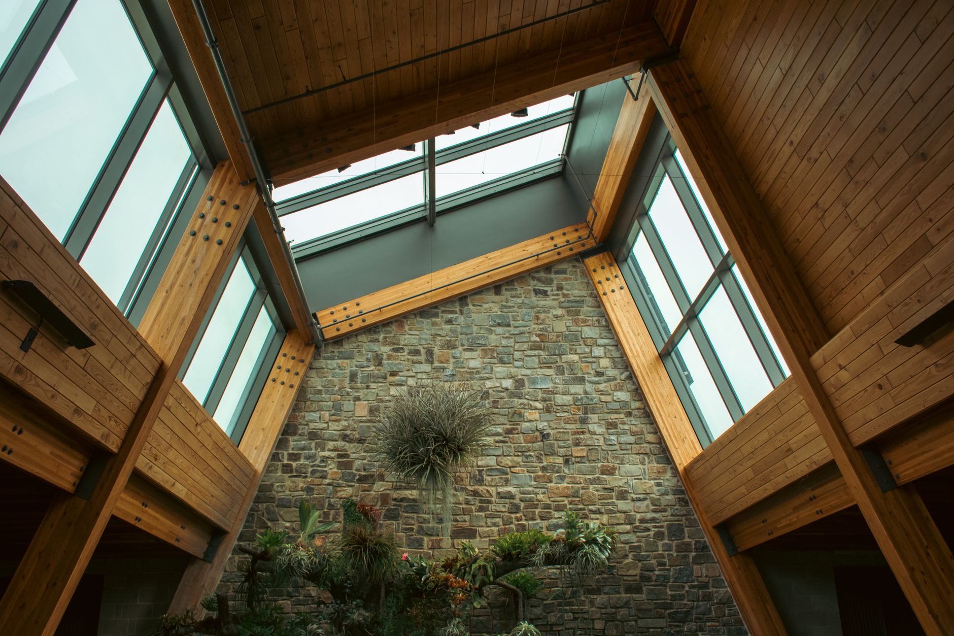 What I Actually Learned Comparing Stone to Laminate - mixing materials